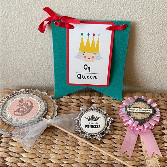 None Other - Children's Queen Banner, Wand & Pins